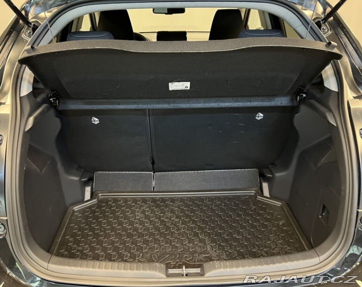 Toyota Yaris 1.5 Hybrid AT STYLE 2025