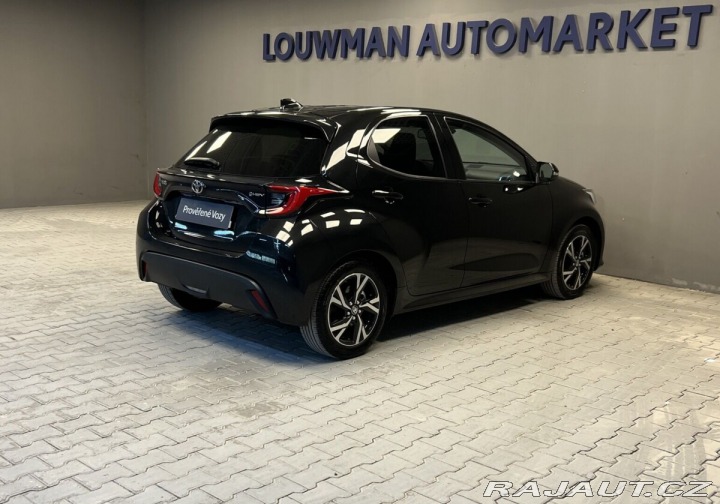 Toyota Yaris 1.5 Hybrid AT STYLE 2025