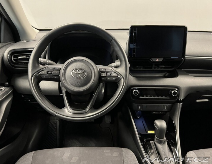 Toyota Yaris 1.5 Hybrid AT STYLE 2025