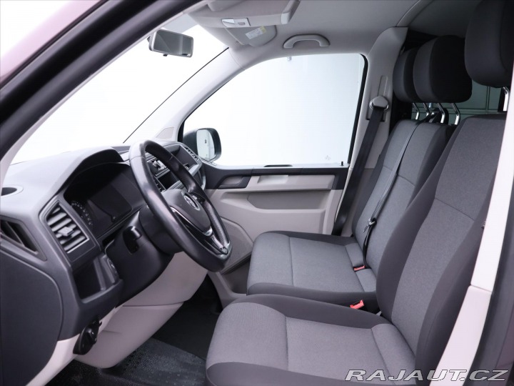 Volkswagen Transporter 2,0 TDI Klima 9-Míst Tažn 2015