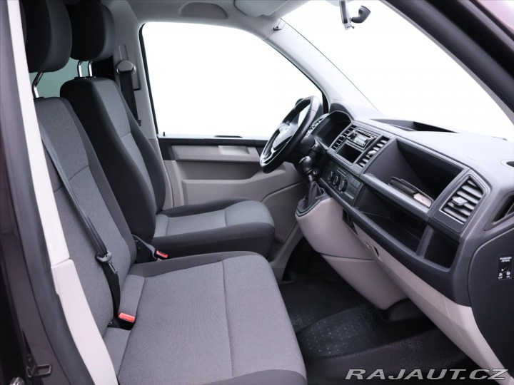 Volkswagen Transporter 2,0 TDI Klima 9-Míst Tažn 2015