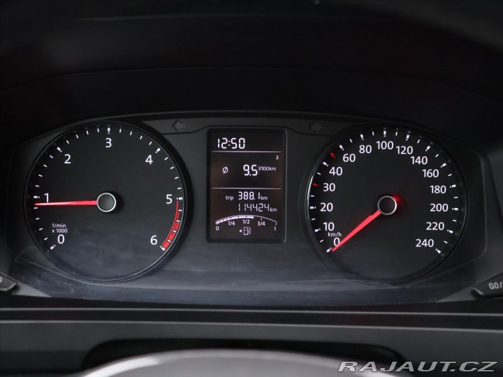 Volkswagen Transporter 2,0 TDI Klima 9-Míst Tažn 2015