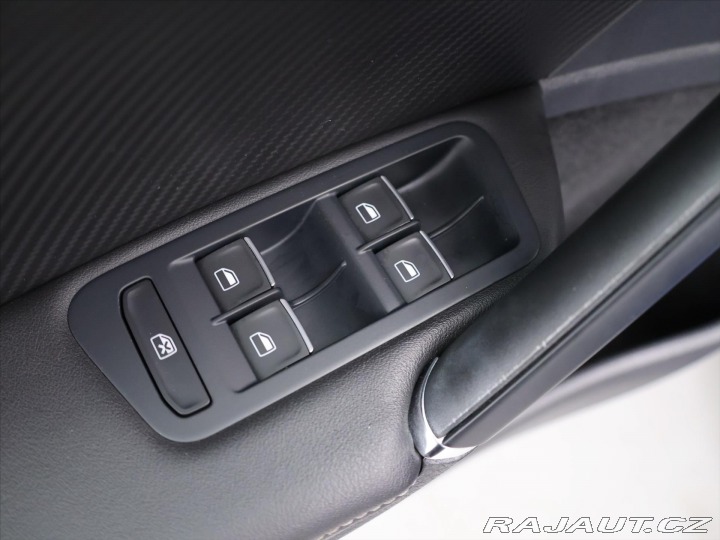 Volkswagen Golf 2,0 TSI R 221kW 4Motion D 2015