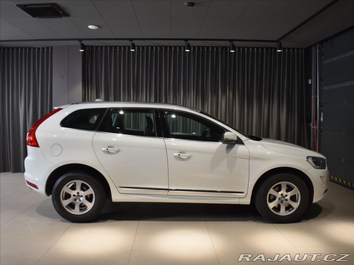 Volvo XC60 2,4 D4 AWD SUMMUM Bezklíč 2017