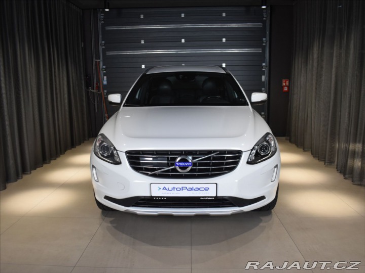 Volvo XC60 2,4 D4 AWD SUMMUM Bezklíč 2017
