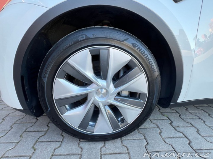 Tesla Model Y Long Range Dual Motor 378 2023