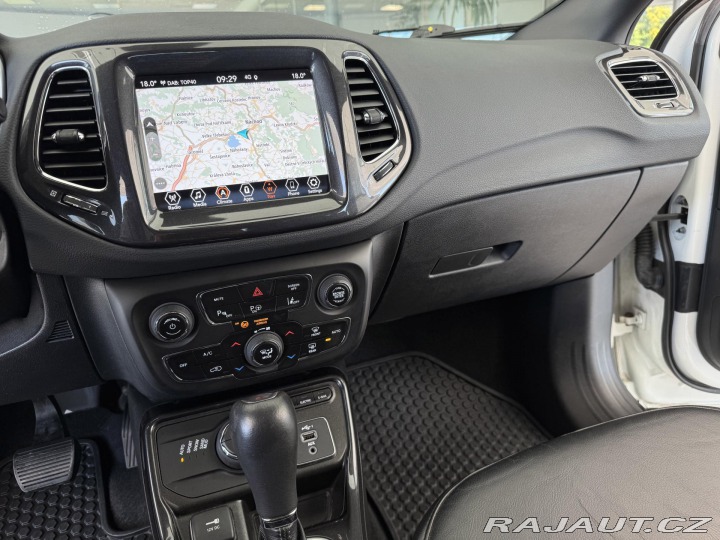Jeep Compass S 4xe 1,3T 177kW*REZERVAC 2021