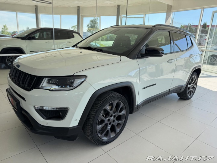 Jeep Compass S 4xe 1,3T 177kW*REZERVAC 2021