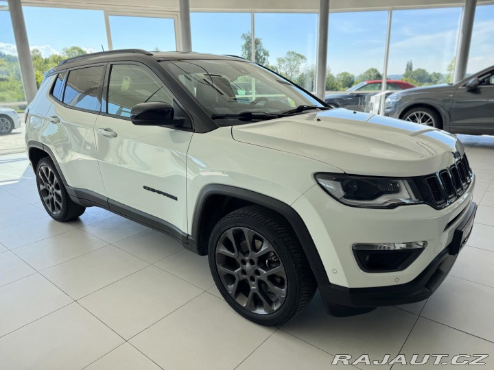 Jeep Compass S 4xe 1,3T 177kW*REZERVAC 2021