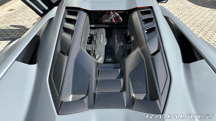 Lamborghini Revuelto 6.5 V12 HPEV 2025