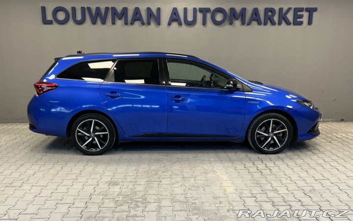 Toyota Auris 1.8 Hybrid AT SELECTION 2018