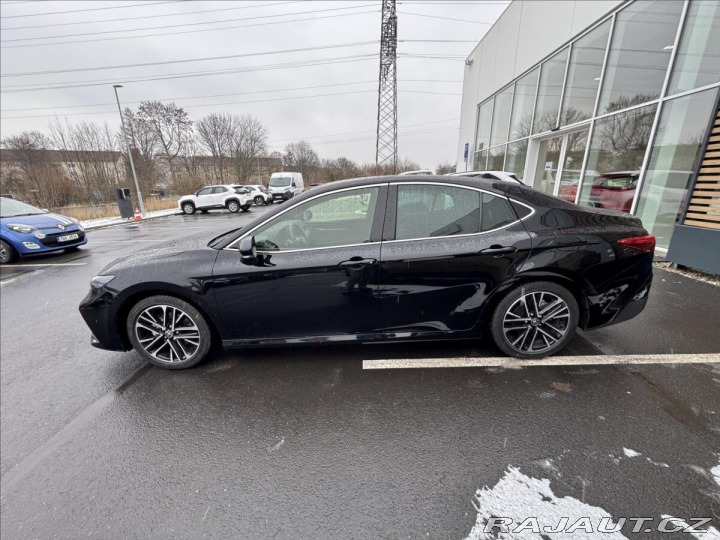 Toyota Camry 2,5 EXECUTIVE 2024