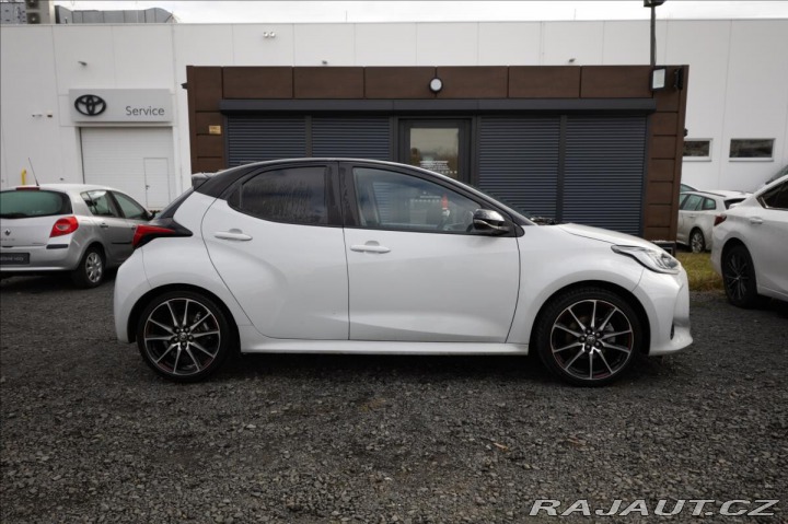 Toyota Yaris 1,5 AT GR SPORT 2022