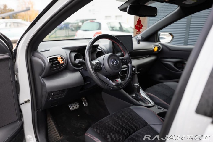 Toyota Yaris 1,5 AT GR SPORT 2022