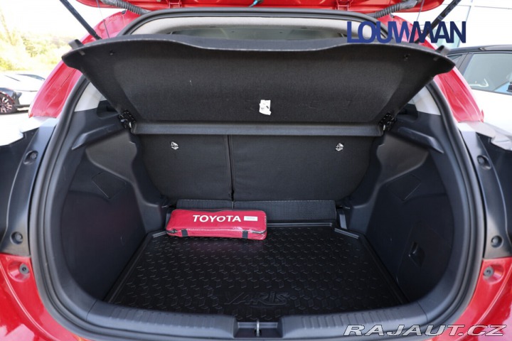 Toyota Yaris AT STYLE 2025