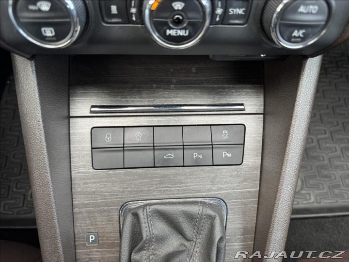 Škoda Octavia 2,0 DSG SCOUT 2016