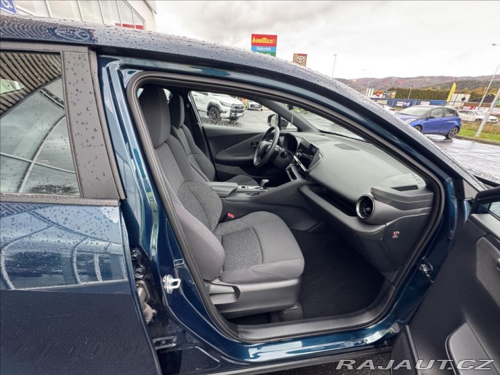 Toyota C-HR 1,8 AT COMFORT 2025