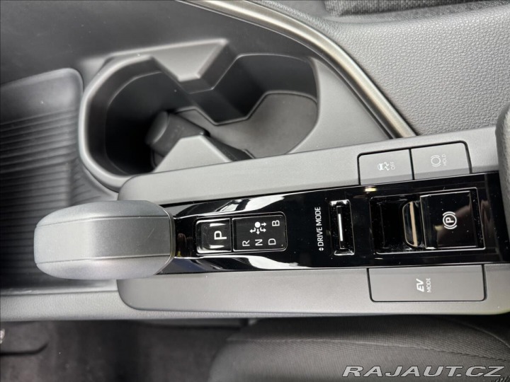 Toyota C-HR 1,8 AT COMFORT 2025