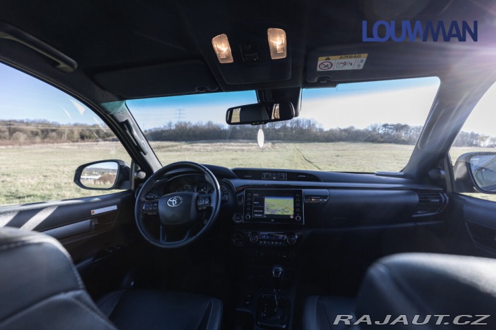 Toyota Hilux AT INVINCIBLE 2021