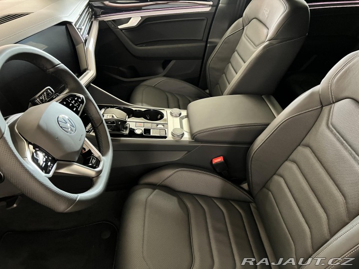 Volkswagen Touareg 3.0 TDI 210kW R-LINE EXCL 2024