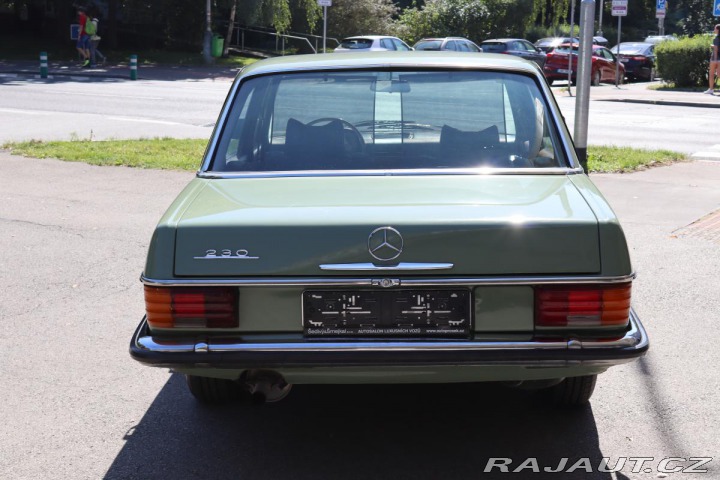 Mercedes-Benz Ostatní modely 115 W115 230.4 manuál 1974