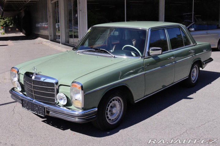 Mercedes-Benz Ostatní modely 115 W115 230.4 manuál 1974