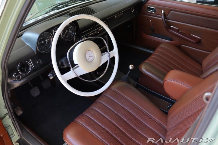 Mercedes-Benz Ostatní modely 115 W115 230.4 manuál 1974