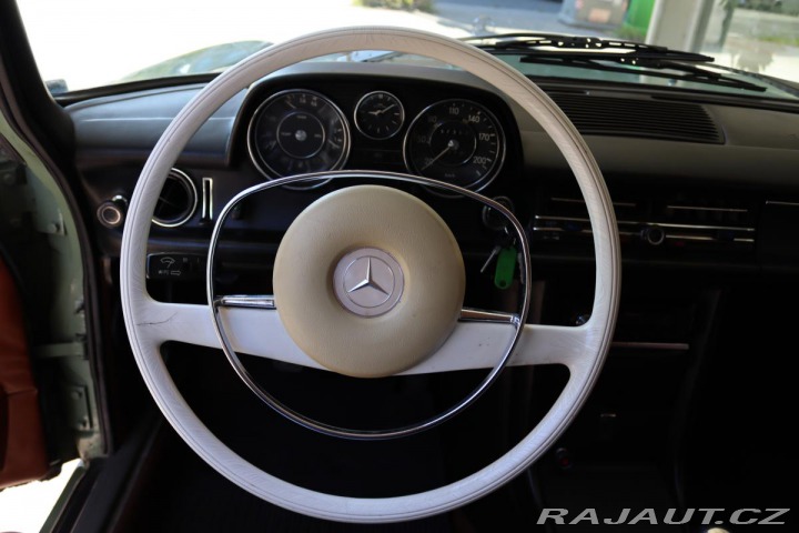 Mercedes-Benz Ostatní modely 115 W115 230.4 manuál 1974