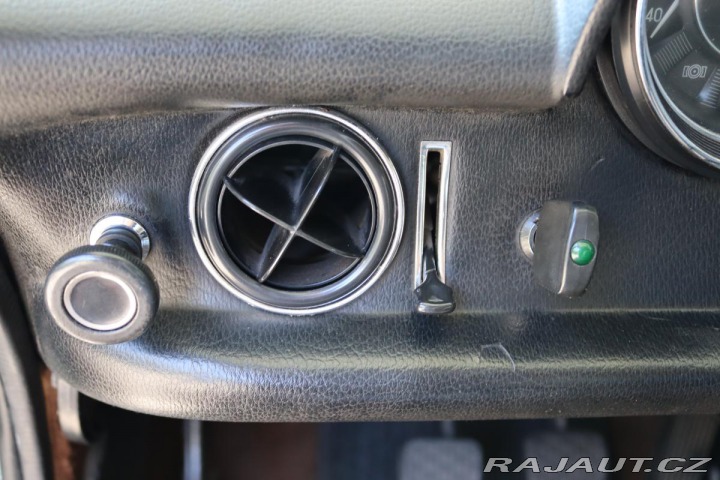 Mercedes-Benz Ostatní modely 115 W115 230.4 manuál 1974