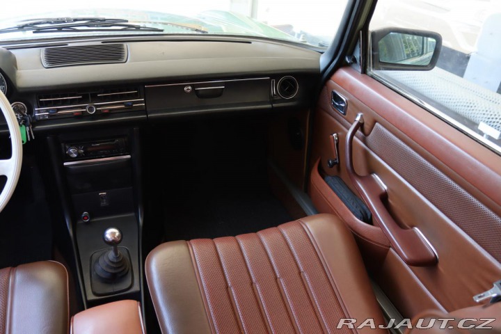 Mercedes-Benz Ostatní modely 115 W115 230.4 manuál 1974