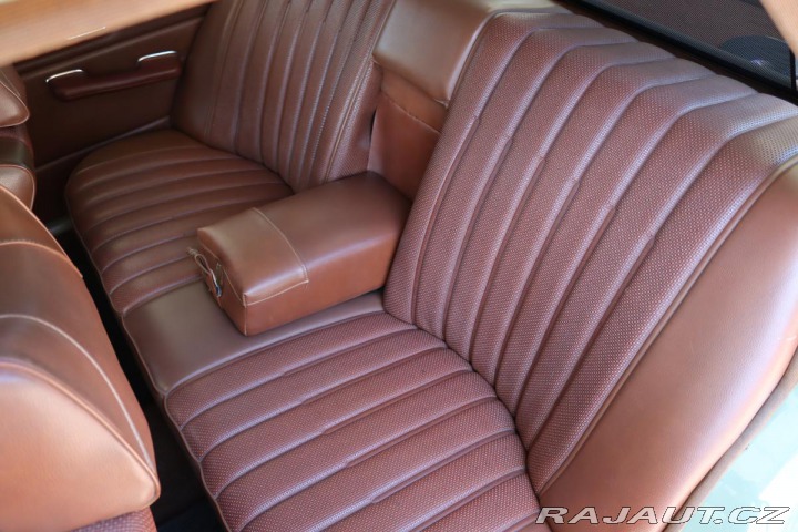 Mercedes-Benz Ostatní modely 115 W115 230.4 manuál 1974