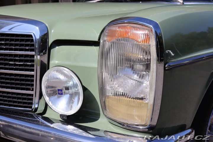 Mercedes-Benz Ostatní modely 115 W115 230.4 manuál 1974