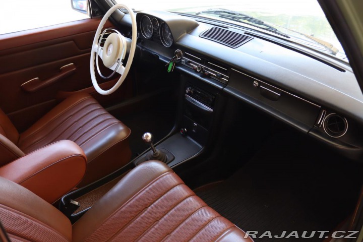 Mercedes-Benz Ostatní modely 115 W115 230.4 manuál 1974