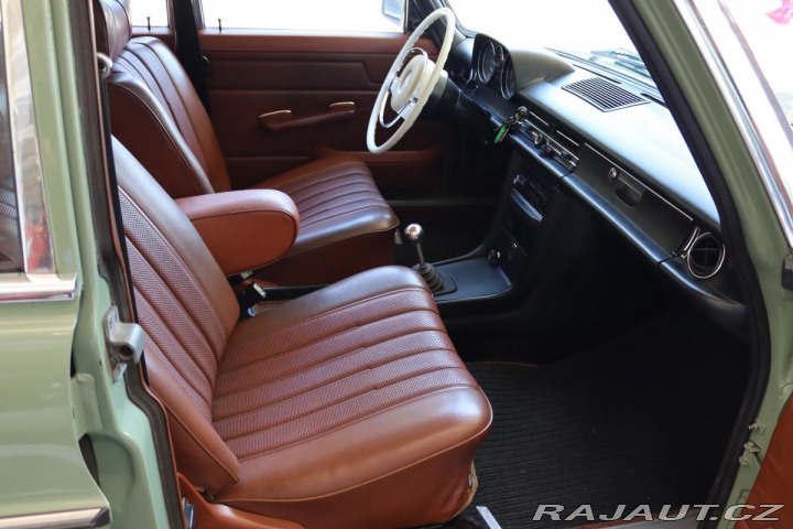 Mercedes-Benz Ostatní modely 115 W115 230.4 manuál 1974