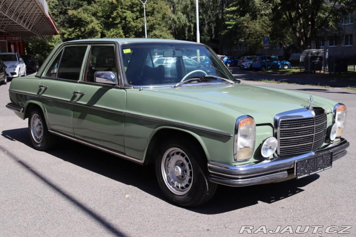 Mercedes-Benz Ostatní modely 115 W115 230.4 manuál 1974