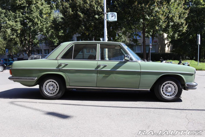 Mercedes-Benz Ostatní modely 115 W115 230.4 manuál 1974