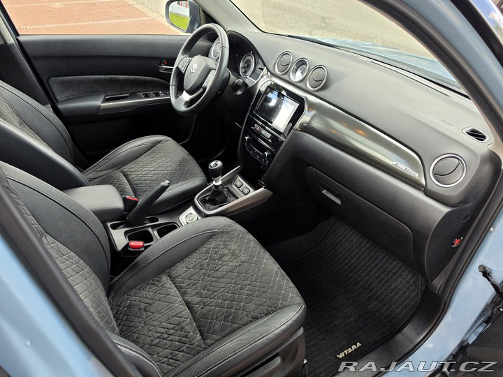 Suzuki Vitara 1.4 Hybrid-4x4-1.MAJ.-PAN 2020