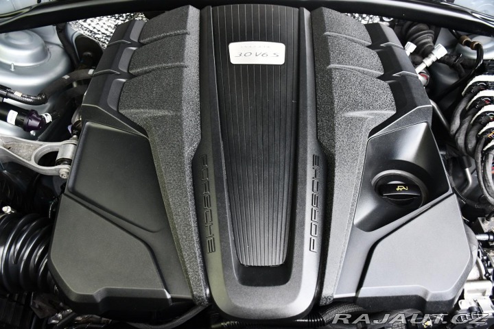 Porsche Macan S 3.0V6 260kW PANO 2021