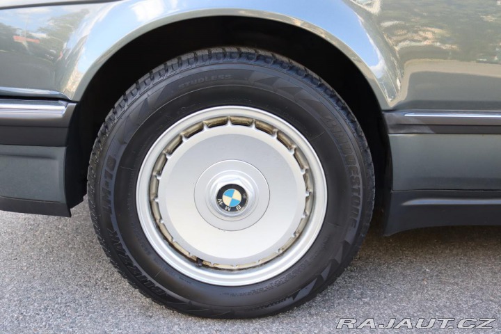 BMW 7 750i V12 E32 220kW 1989