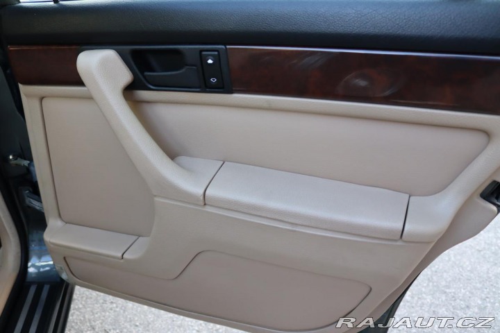 BMW 7 750i V12 E32 220kW 1989