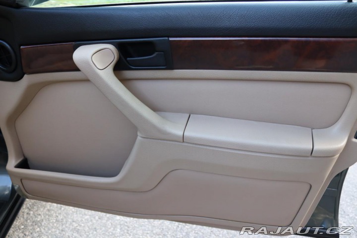 BMW 7 750i V12 E32 220kW 1989