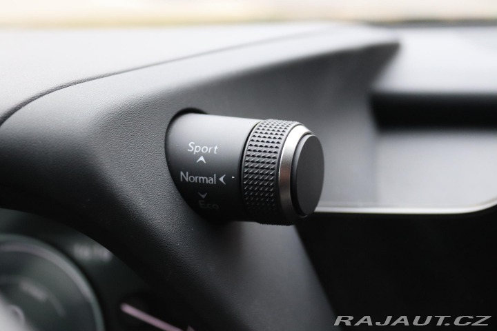 Lexus Ostatní modely UX 250h F-SPORT DESIGN 2.0 135kW 2023
