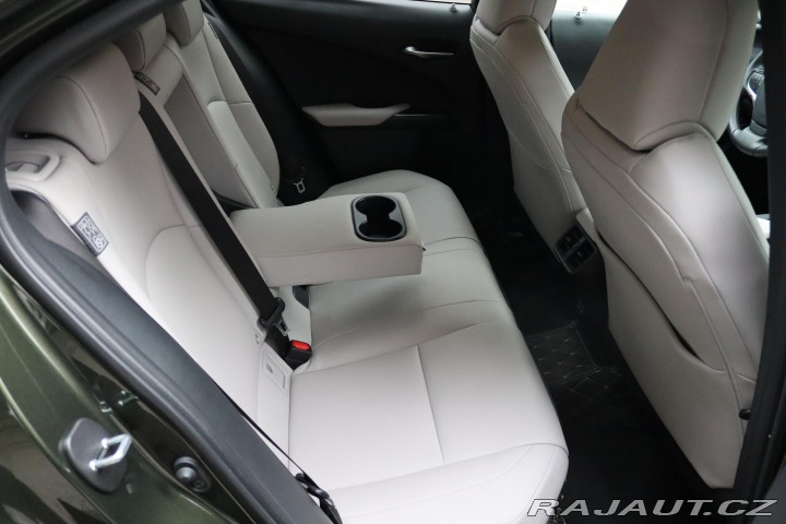 Lexus Ostatní modely UX 250h F-SPORT DESIGN 2.0 135kW 2023