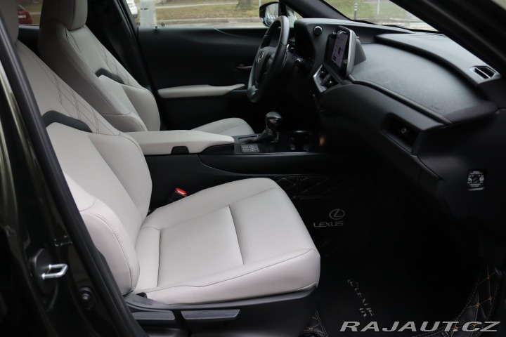 Lexus Ostatní modely UX 250h F-SPORT DESIGN 2.0 135kW 2023