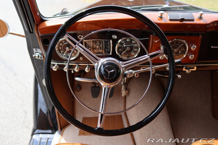 Mercedes-Benz Ostatní modely W187 220B CABRIO 1952