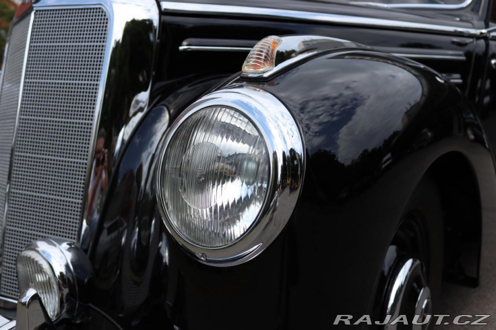 Mercedes-Benz Ostatní modely W187 220B CABRIO 1952