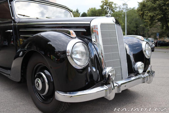 Mercedes-Benz Ostatní modely W187 220B CABRIO 1952