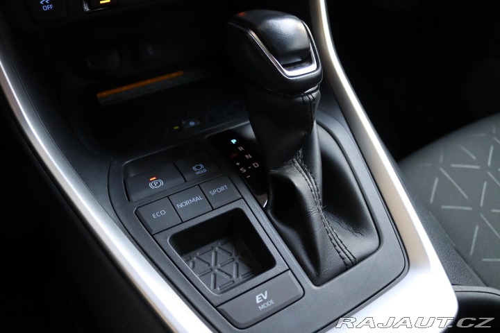 Toyota RAV4 2.5 HYBRID CVT 131kW 2021