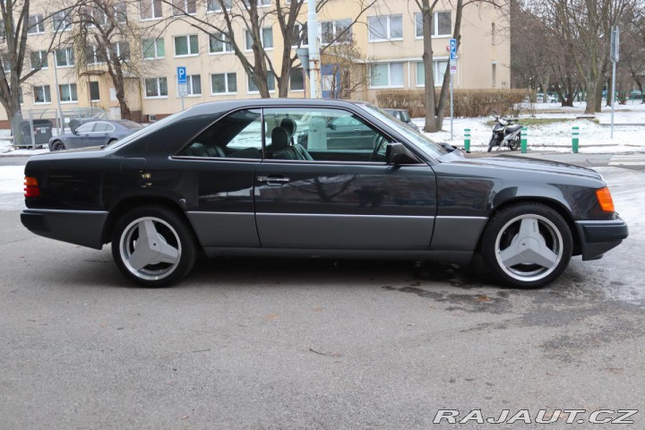 Mercedes-Benz 124 124 320CE AT 162kW 1992