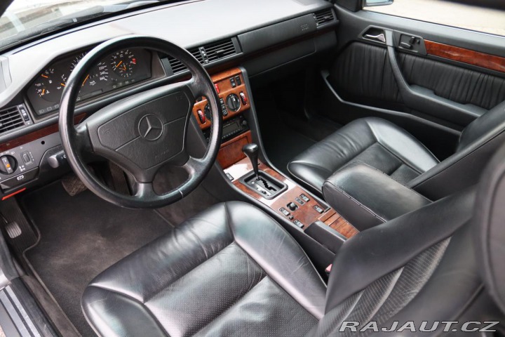 Mercedes-Benz 124 124 320CE AT 162kW 1992